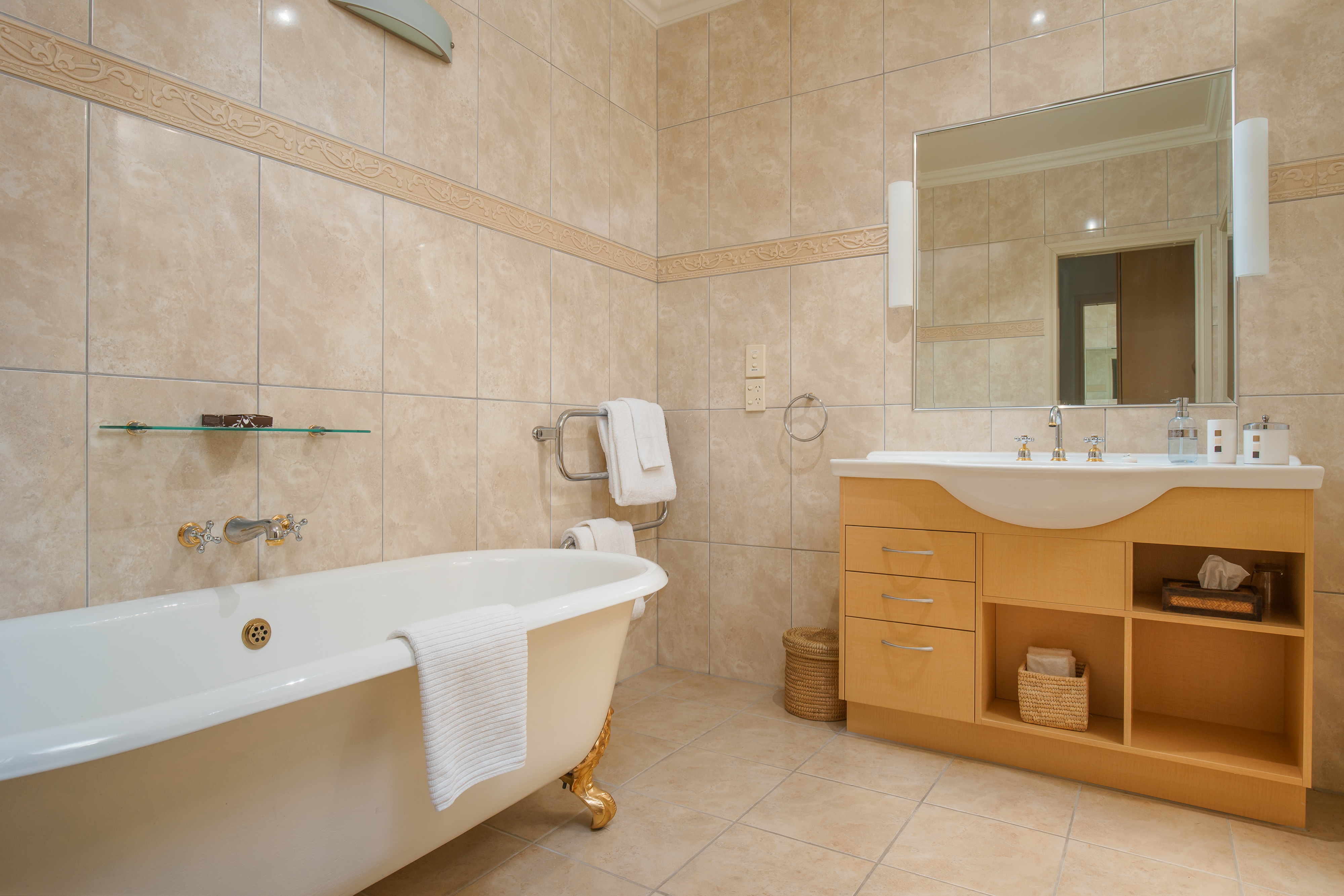 suite deep soak bath