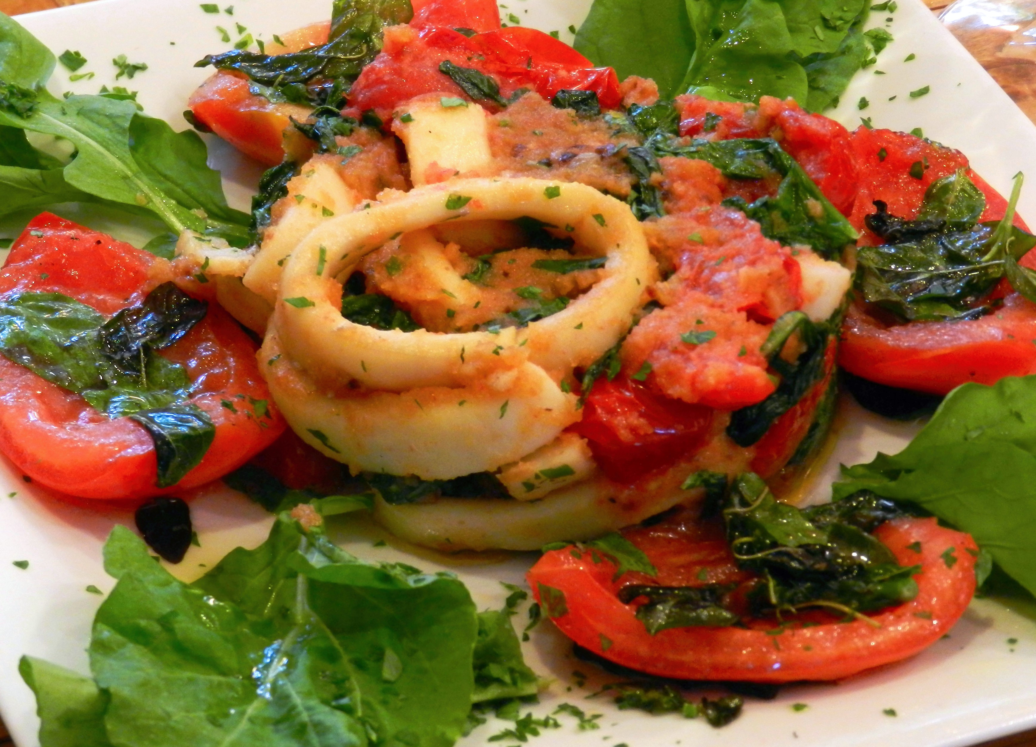 Restaurante Pelô Bistrô salada morna de lula com rúcula