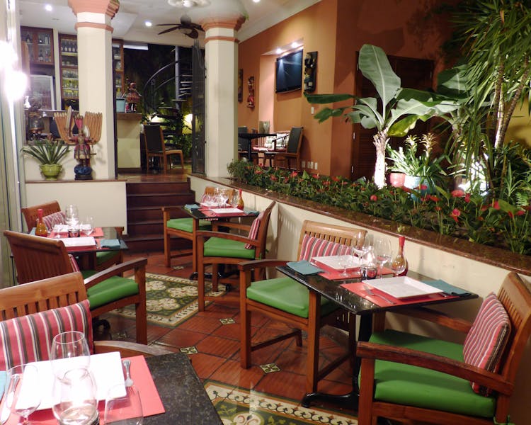 Hotel Casa do Amarelindo Pelô Bistrô Restaurant Garden Tables