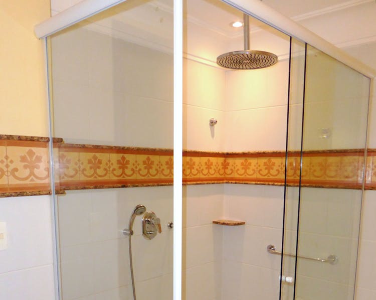 Hotel Casa Amarelindo Superior Room bathroom Shower