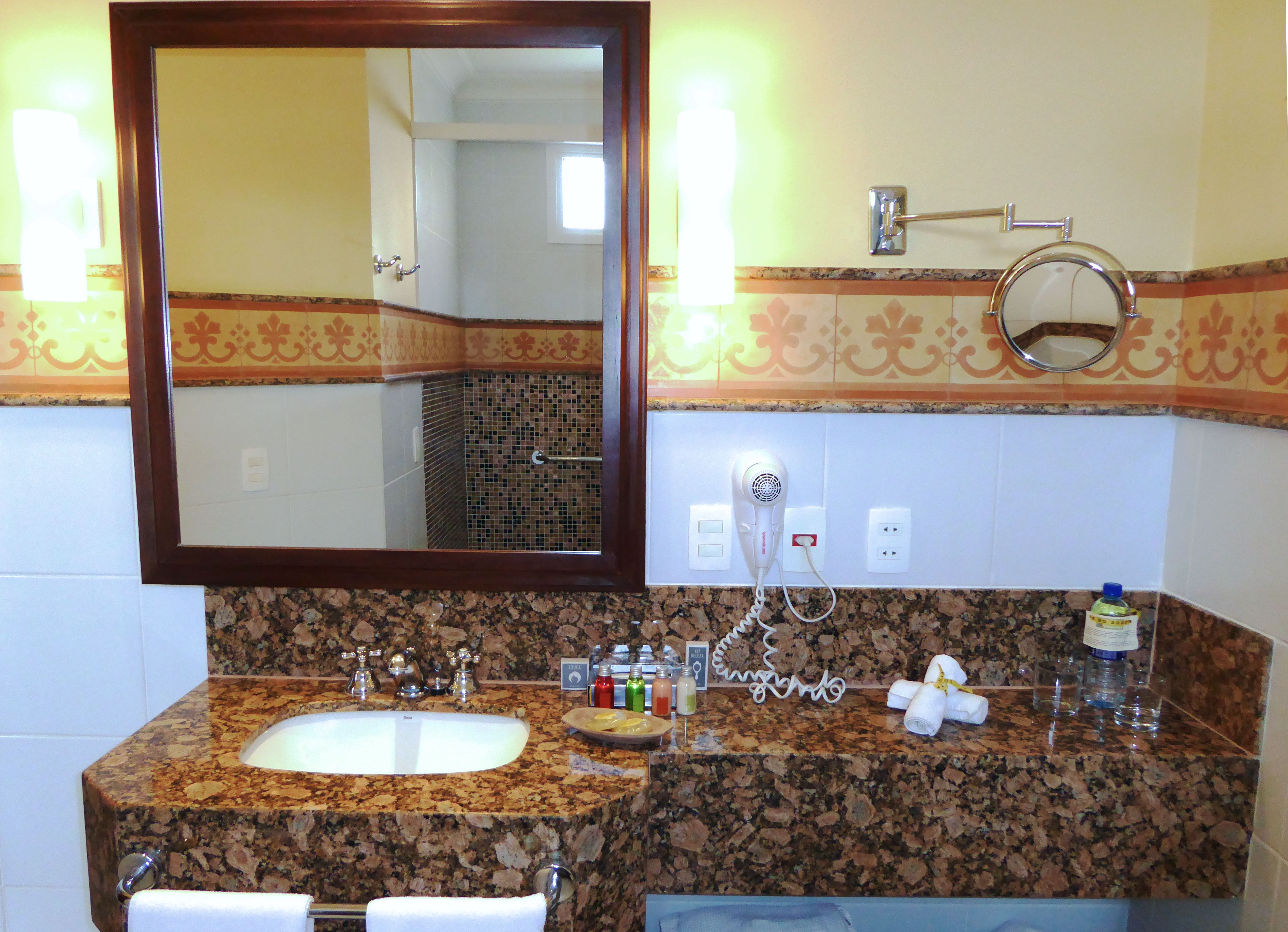 Hotel Casa Amarelindo DeLuxe Room Sink Detail Amenities