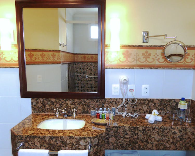 Hotel Casa Amarelindo DeLuxe Room Sink Detail Amenities