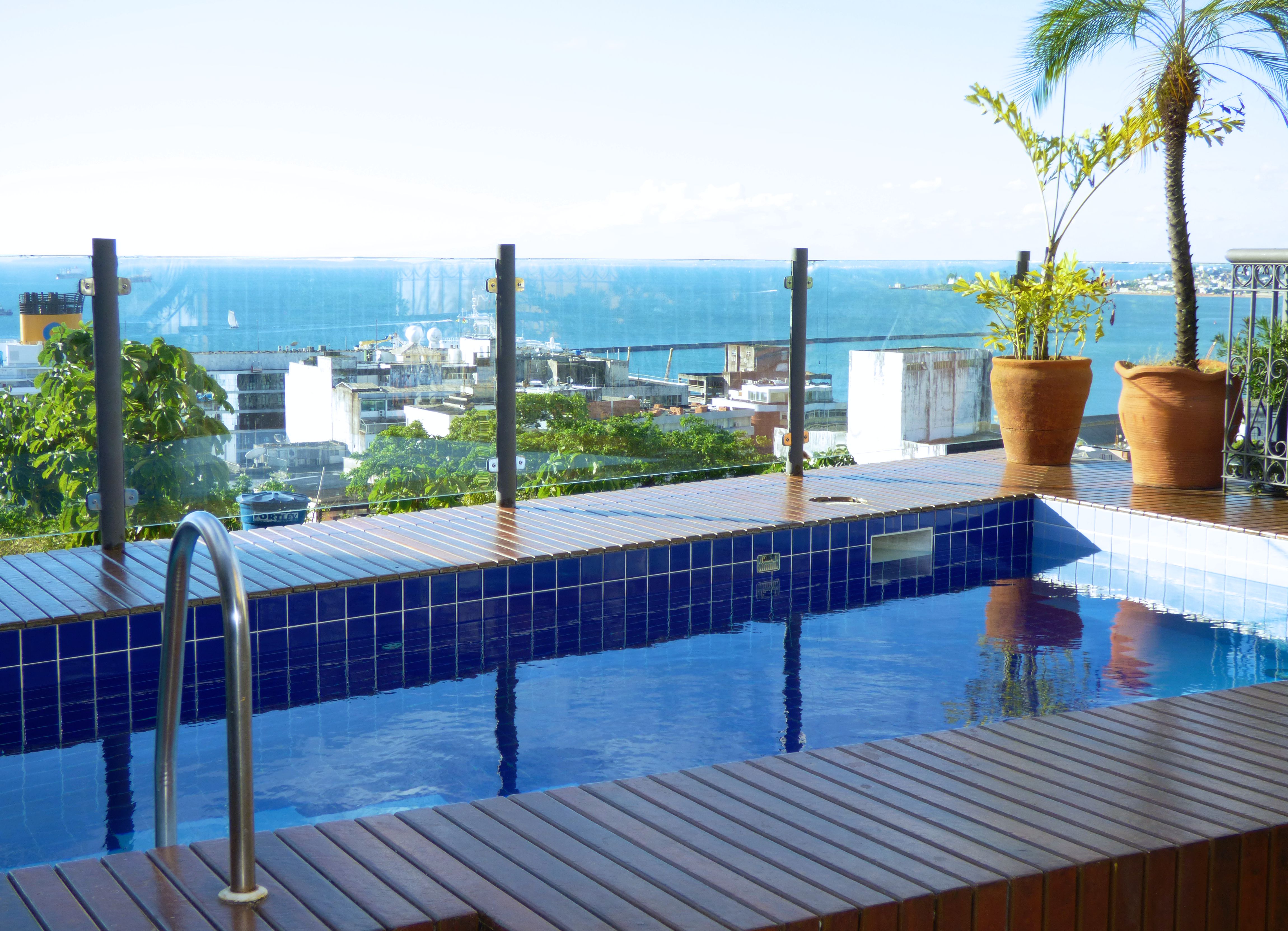 Hotel Casa do Amarelindo swimming-pool sun deck view