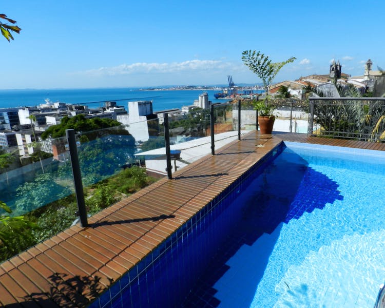 Hotel Casa do Amarelindo swimming-pool sun deck view