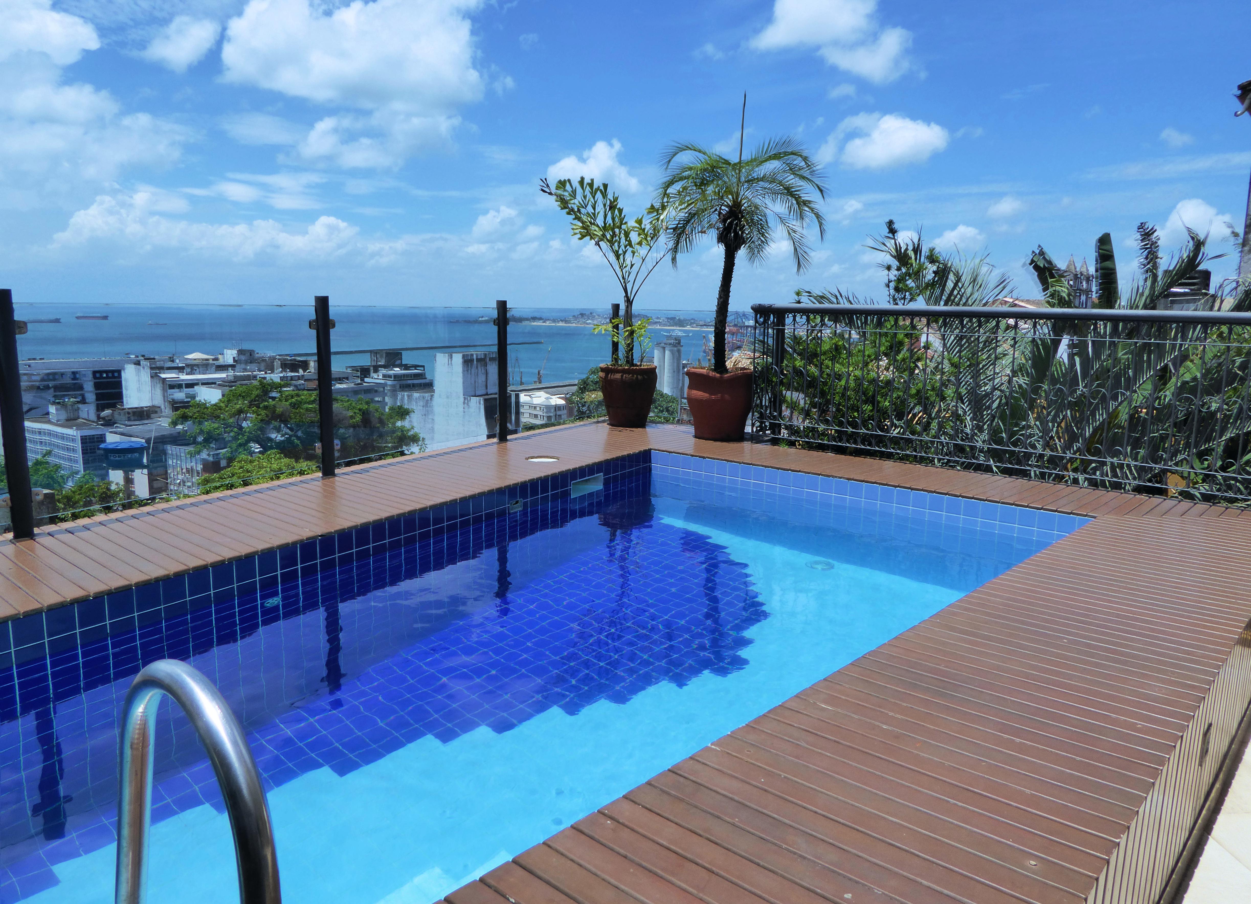 Hotel Casa do Amarelindo swimming-pool sun deck view
