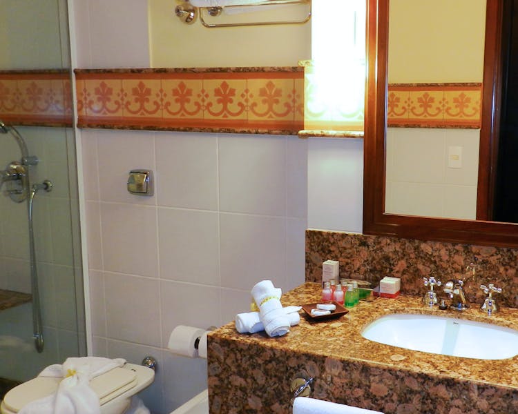 Hotel Casa Amarelindo Standard Room bathroom Shower