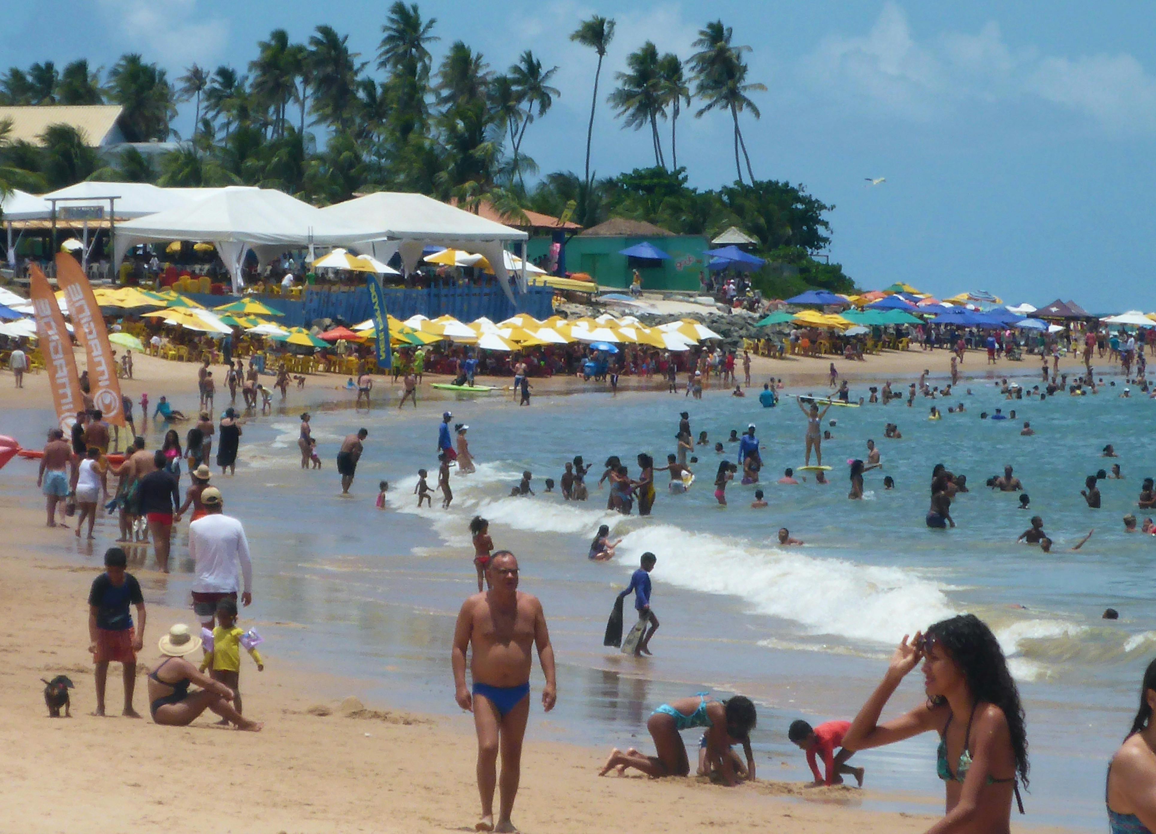 praia de Guarajuba litoral norte Salvador Bahia