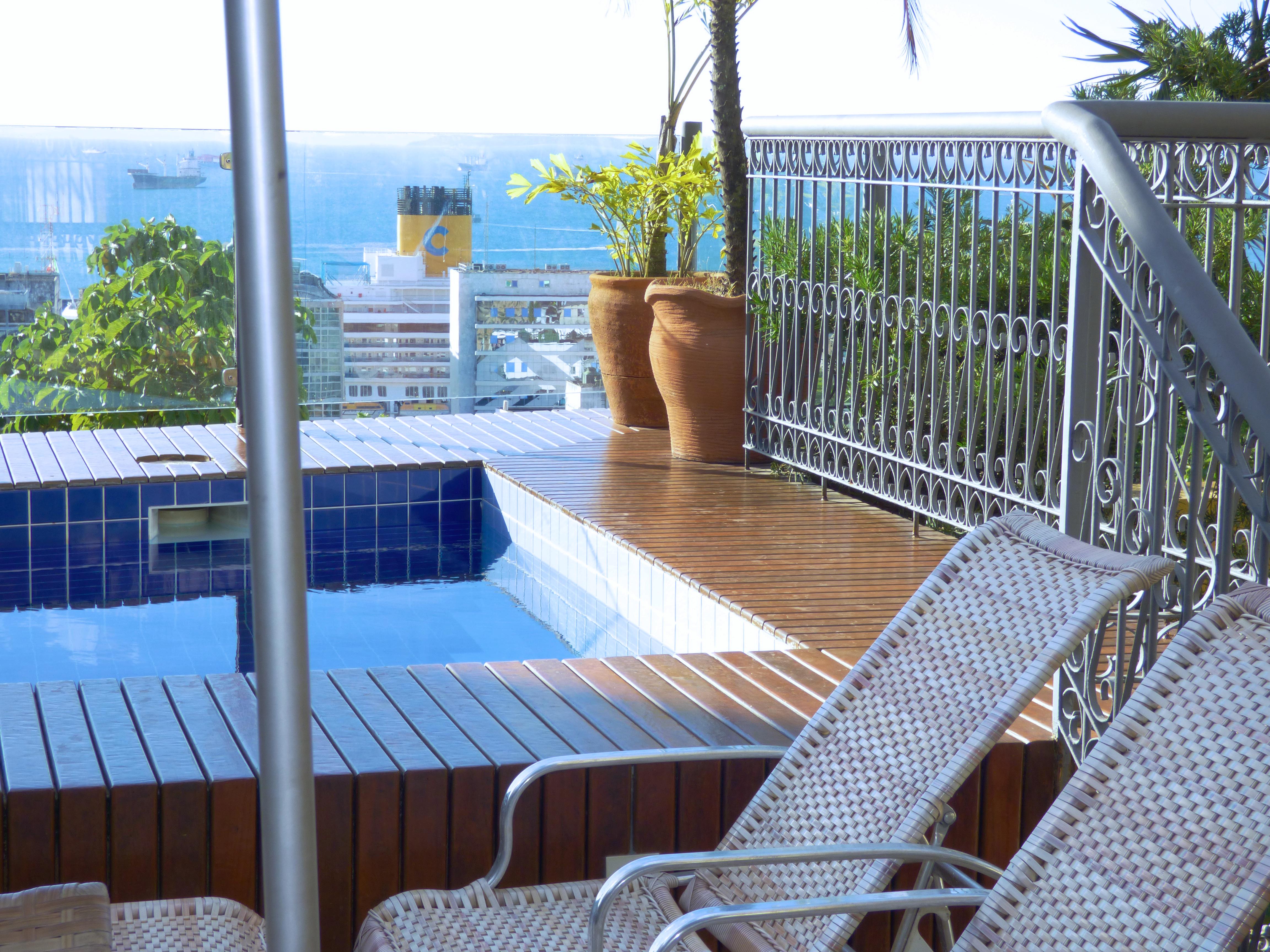 Hotel Casa do Amarelindo swimming-pool sun deck view