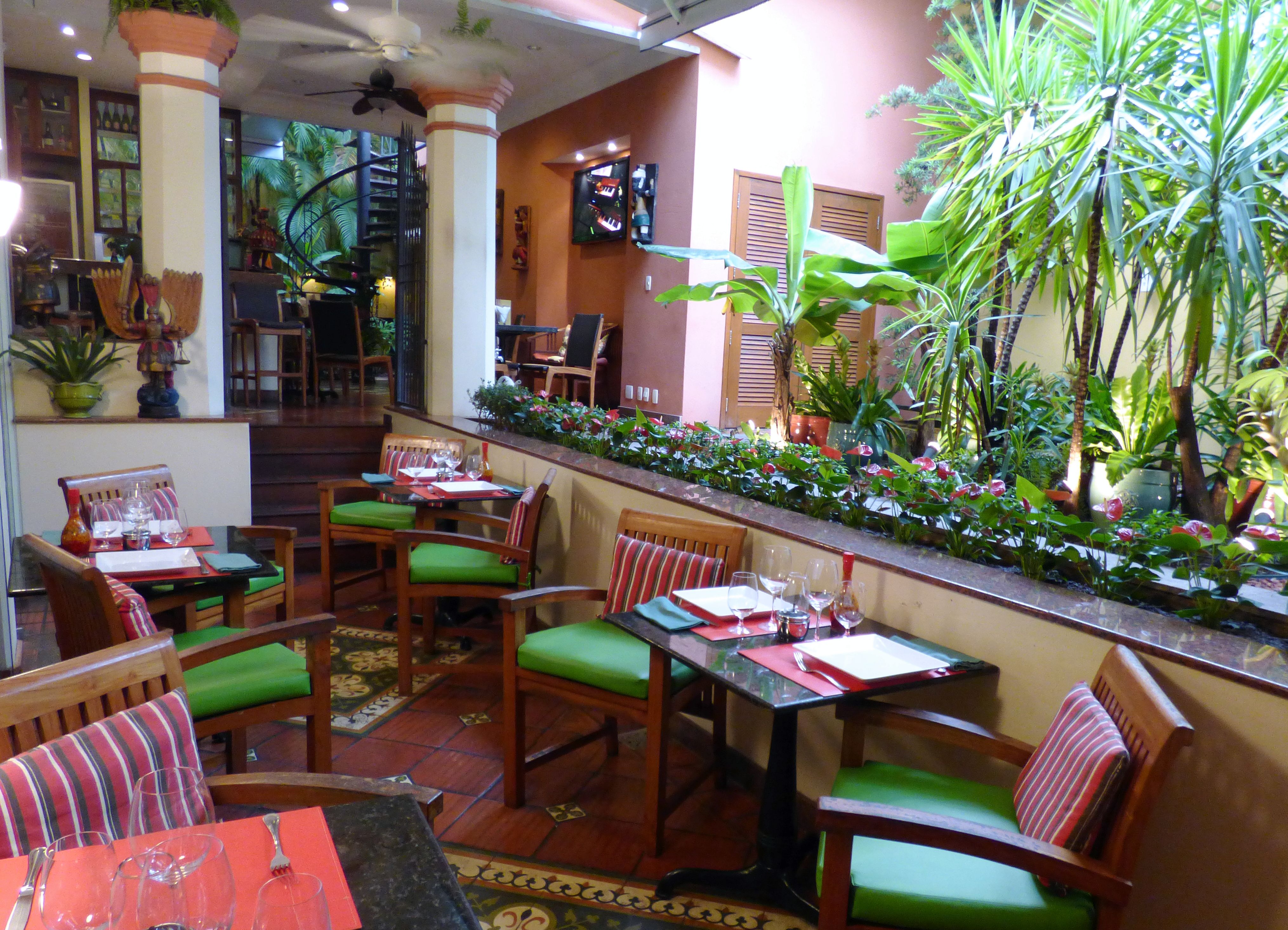 Hotel Casa do Amarelindo Pelô Bistrô Restaurant Garden Tables