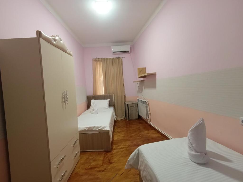 Single Bed in Mixed Dormitory Room (for 2 people)