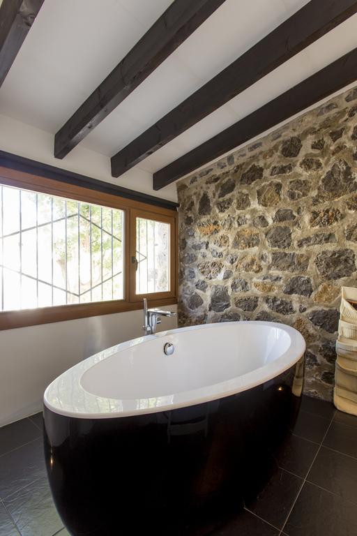 mimar villa altea master bedrrom en suite bathroom