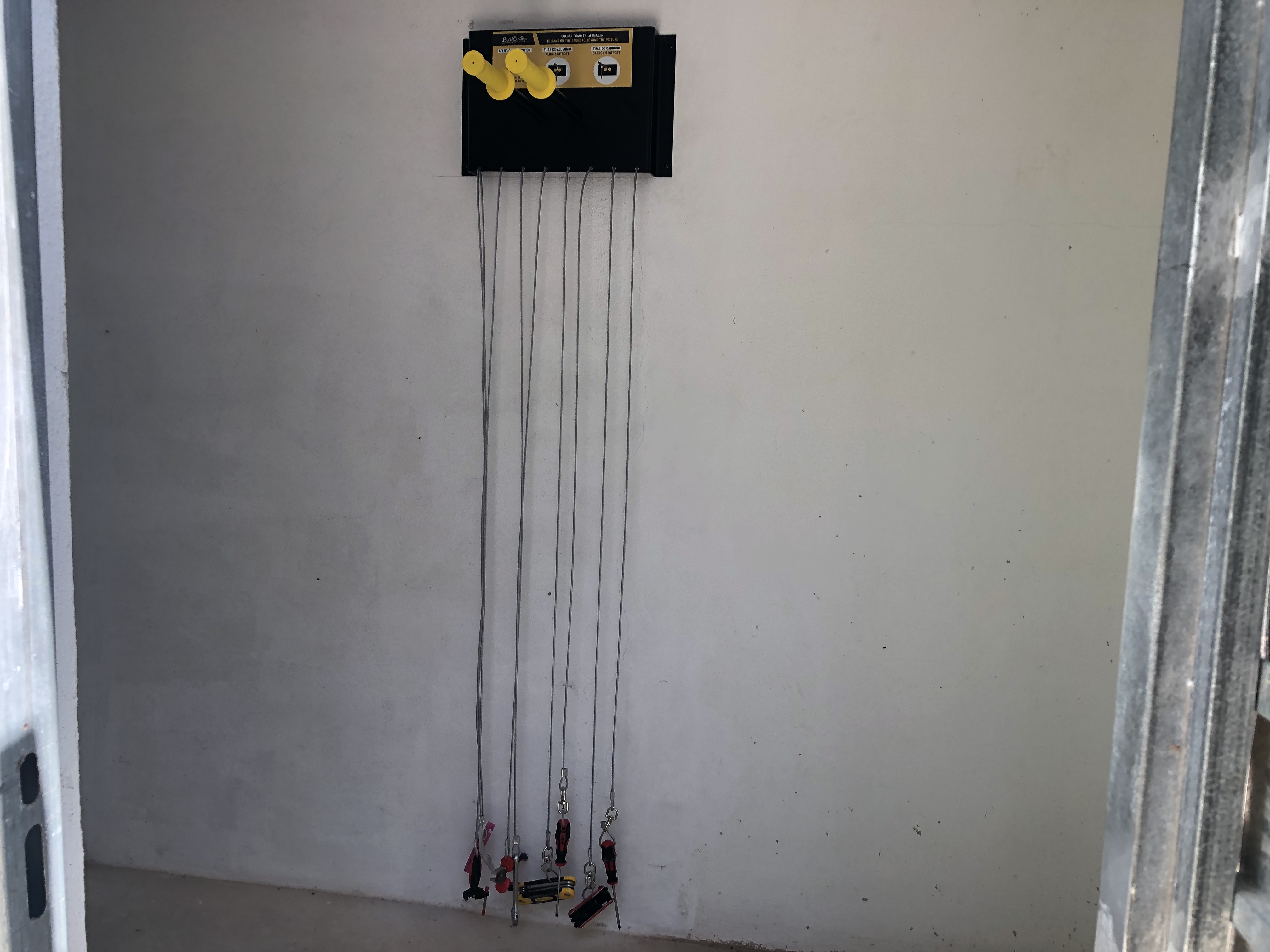 mora villas by mimar BikeFriendly zona taller