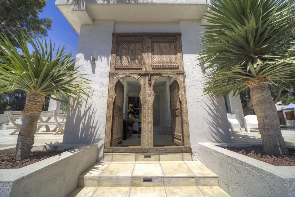mimar villa altea main entrance door to the main house