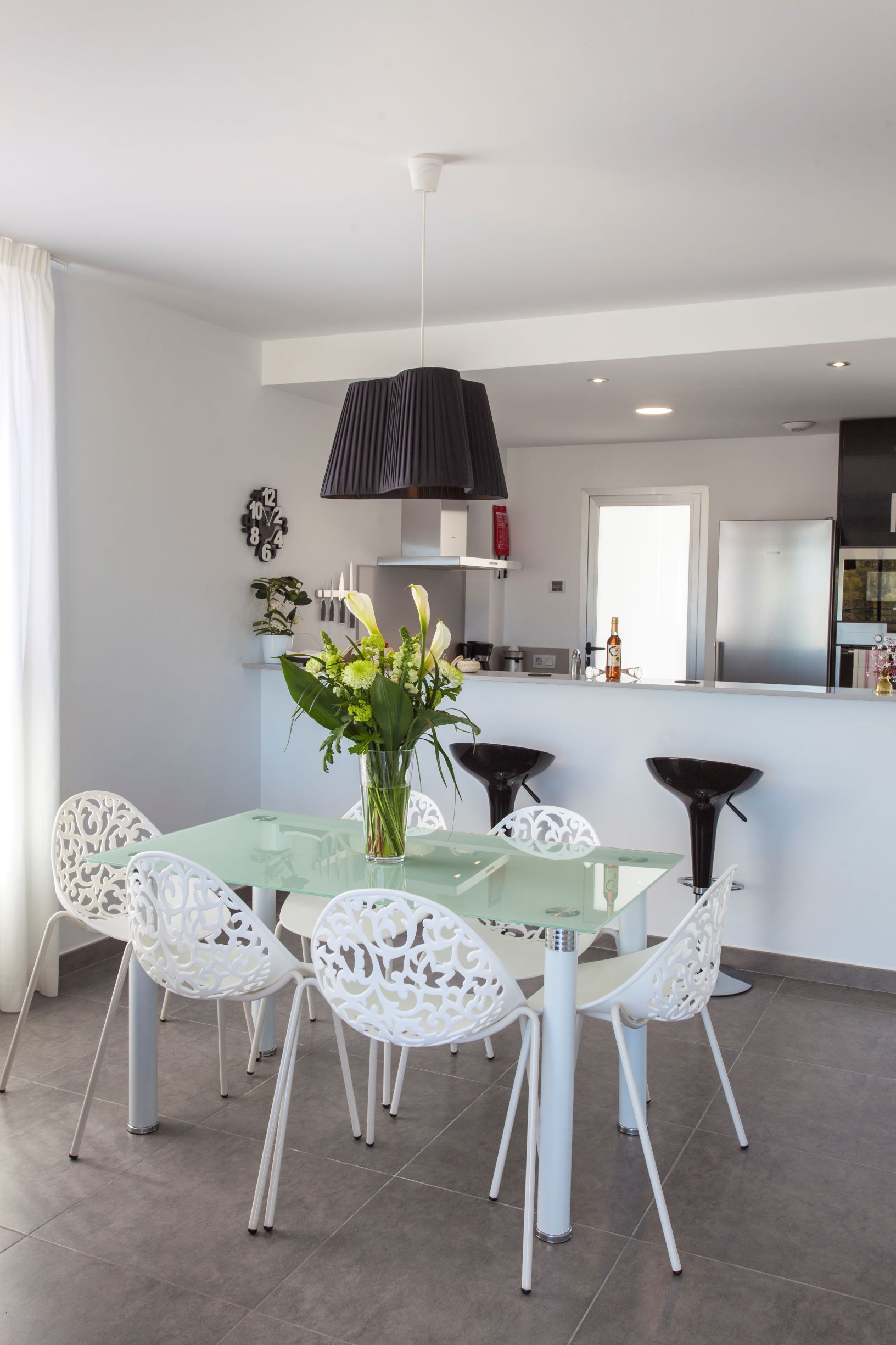 mora villas by mimar dining area