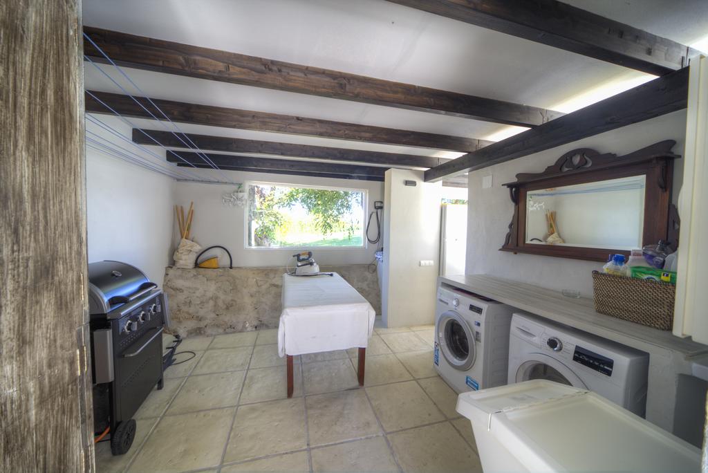 mimar villa altea laundrey room