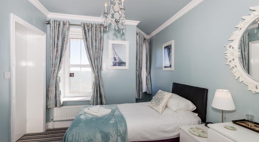 Dog friendly and Beachfront Hotel in Eastbourne East Beach Hotel