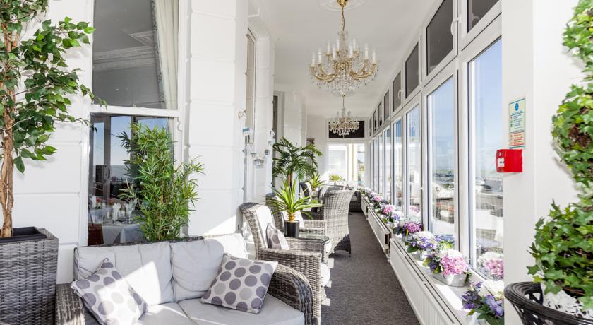 Dog friendly and Beachfront Hotel in Eastbourne East Beach Hotel