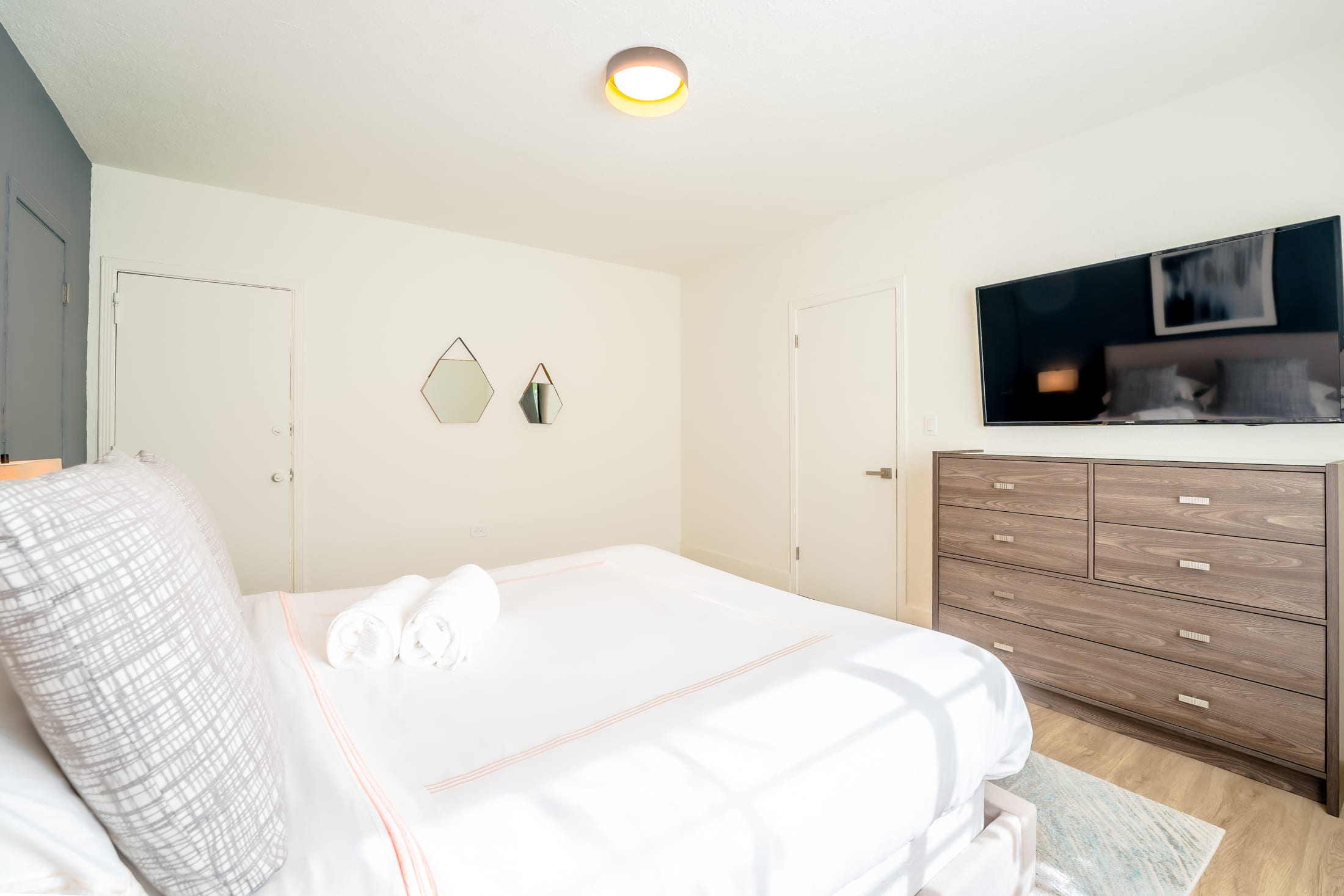 2 bedroom 2 queen bed