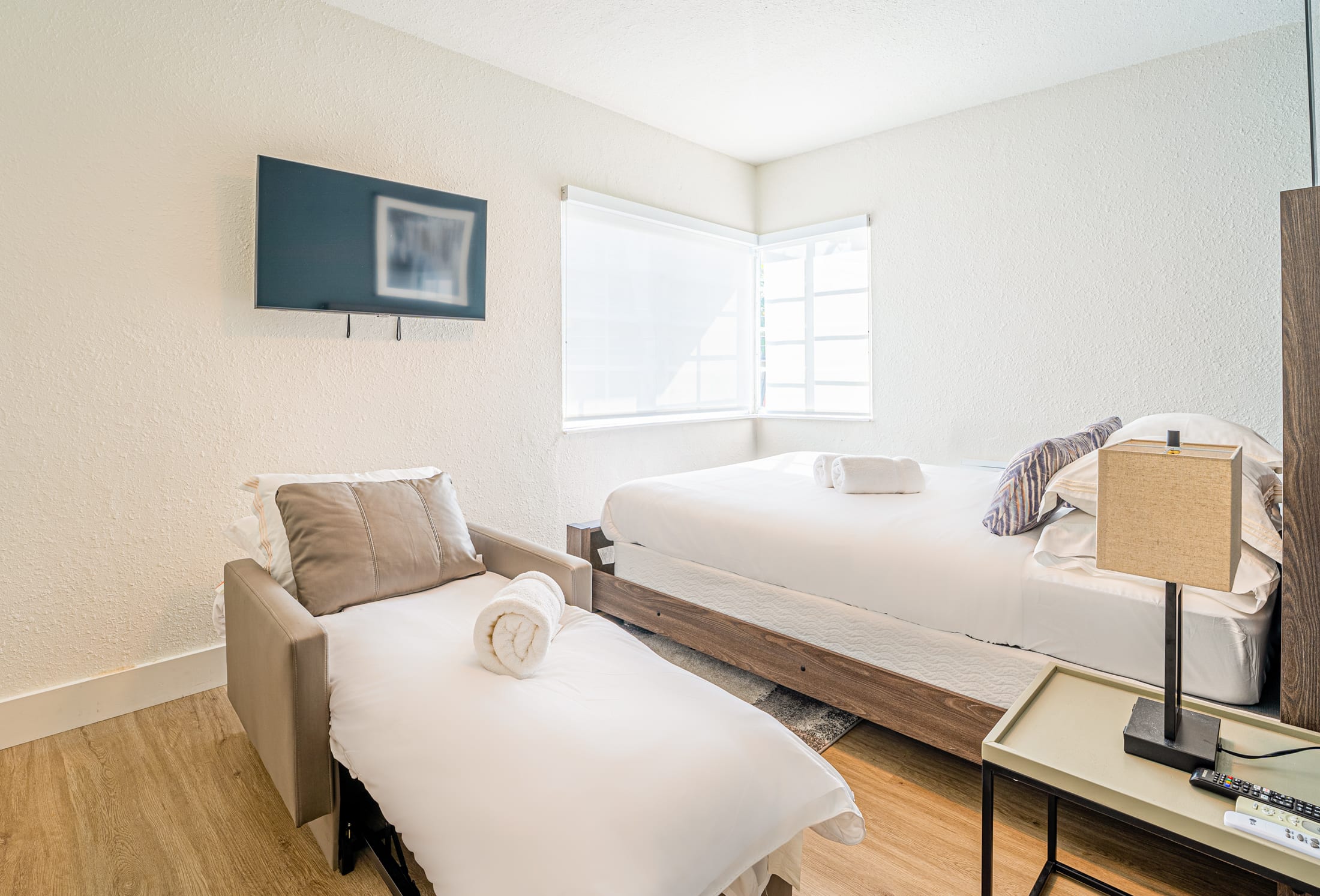 2 bedroom 2 queen bed