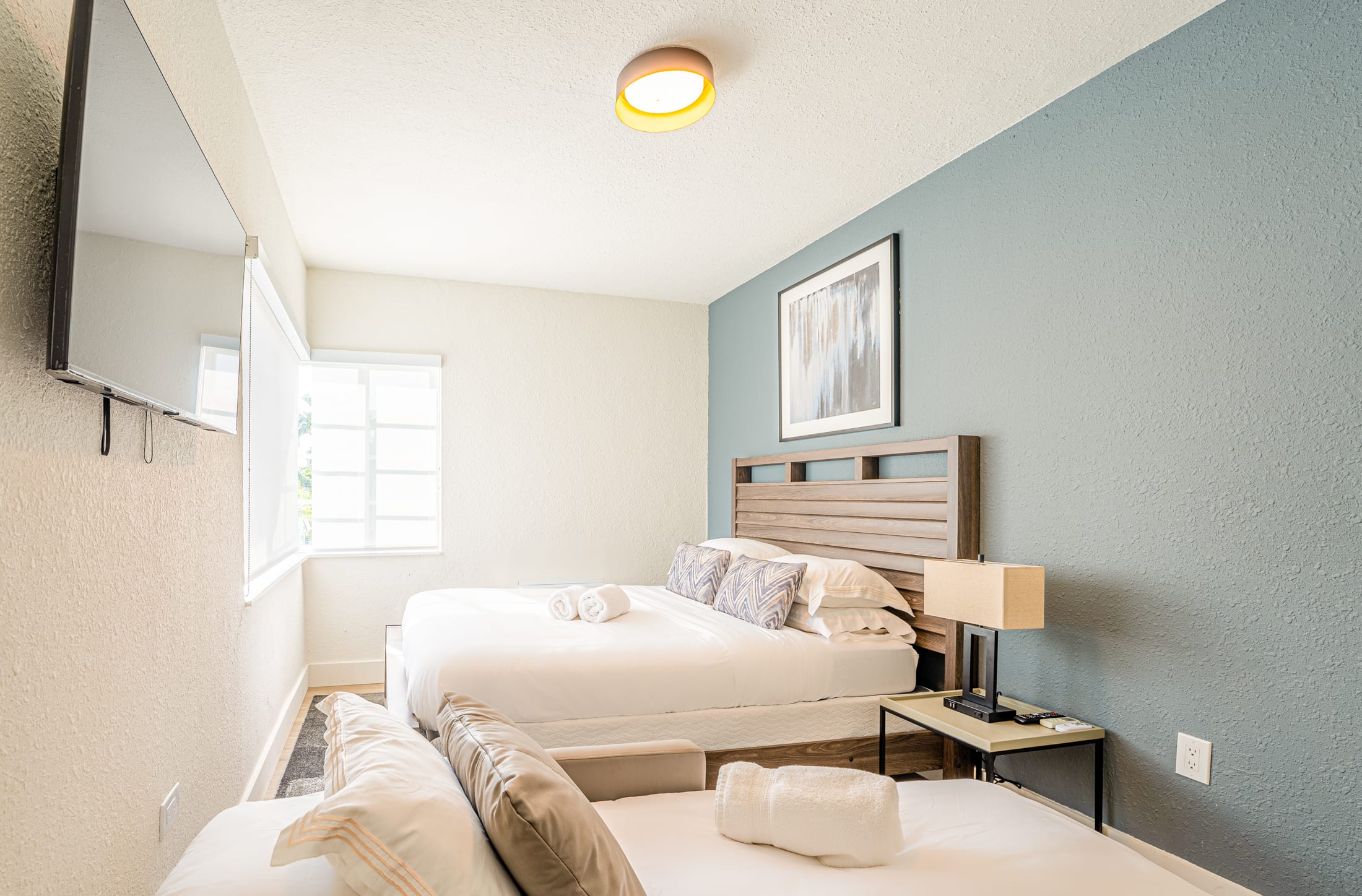 2 bedroom 2 queen bed