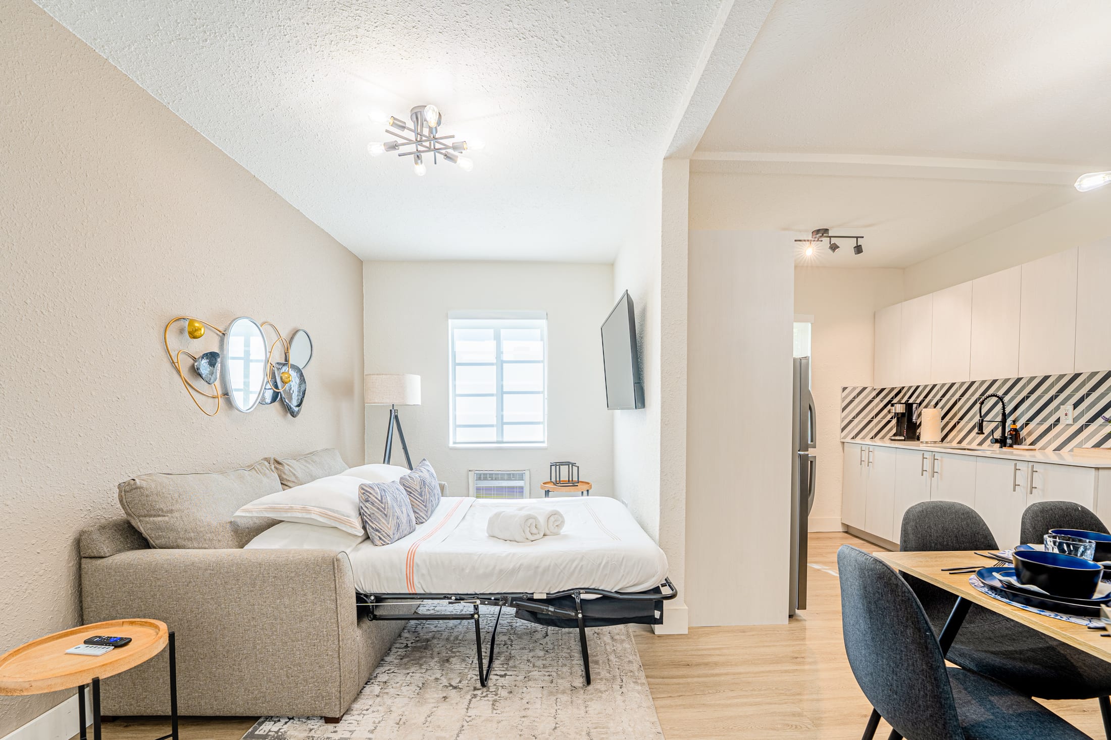2 bedroom 2 queen bed