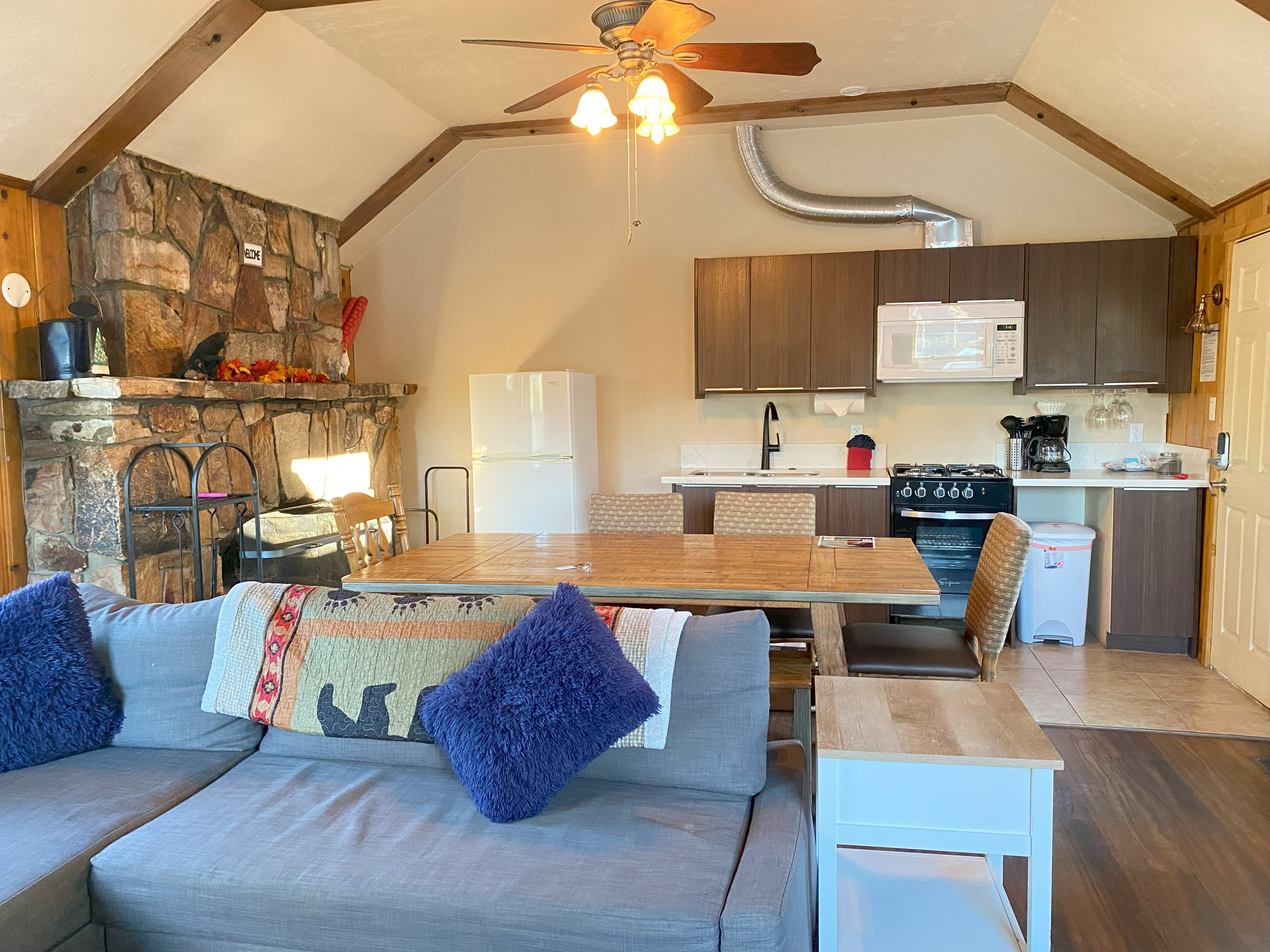 Cabin 10 of 10 | Blue Horizon Lodge