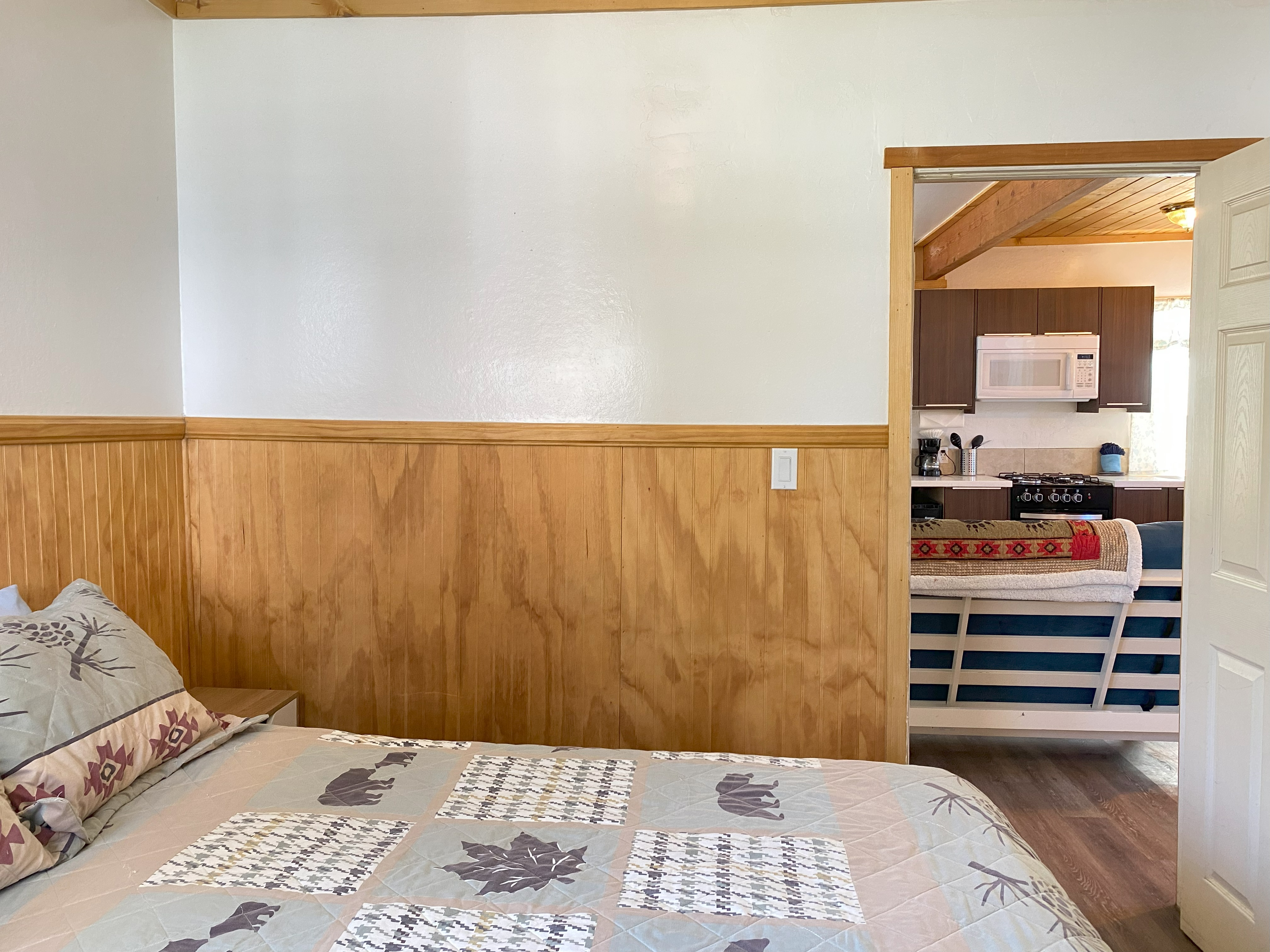 Cabin 2 of 10 | Blue Horizon Lodge