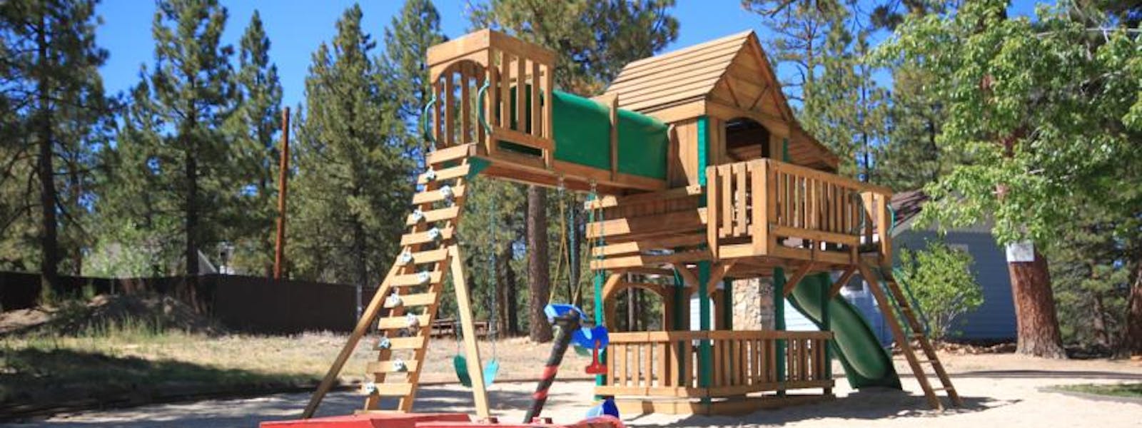 Blue Horizon Lodge playground 2
