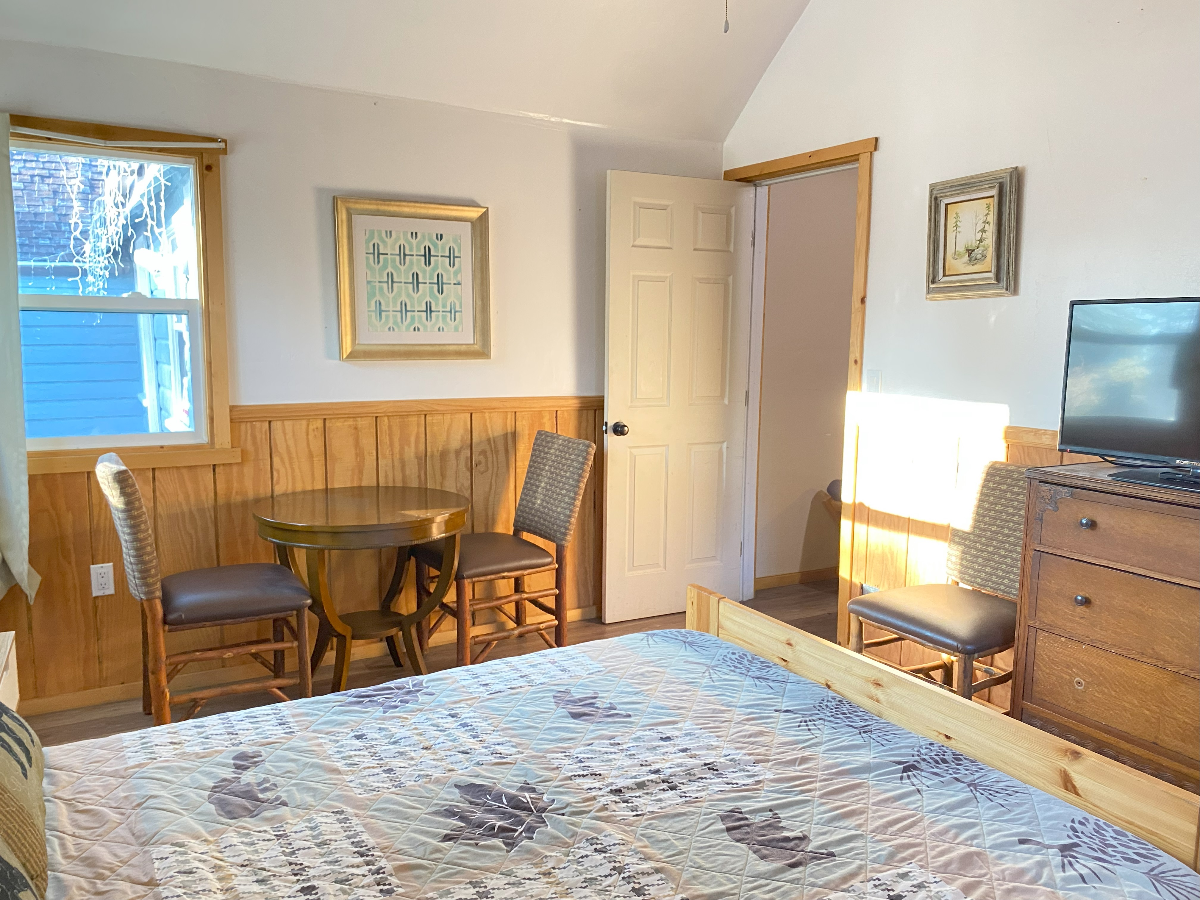 Cabin 9 of 10 | Blue Horizon Lodge