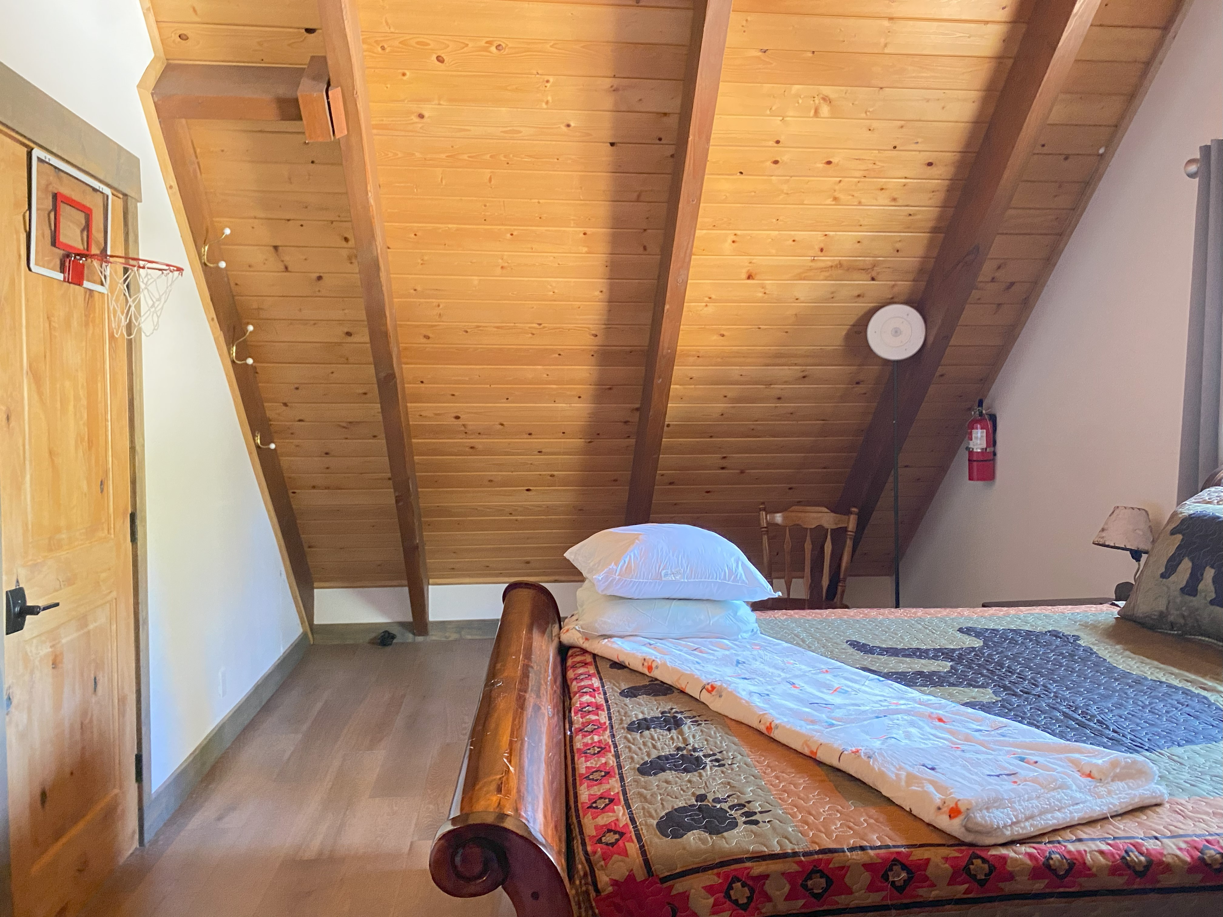 Cabin Ponderosa | Blue Horizon Lodge
