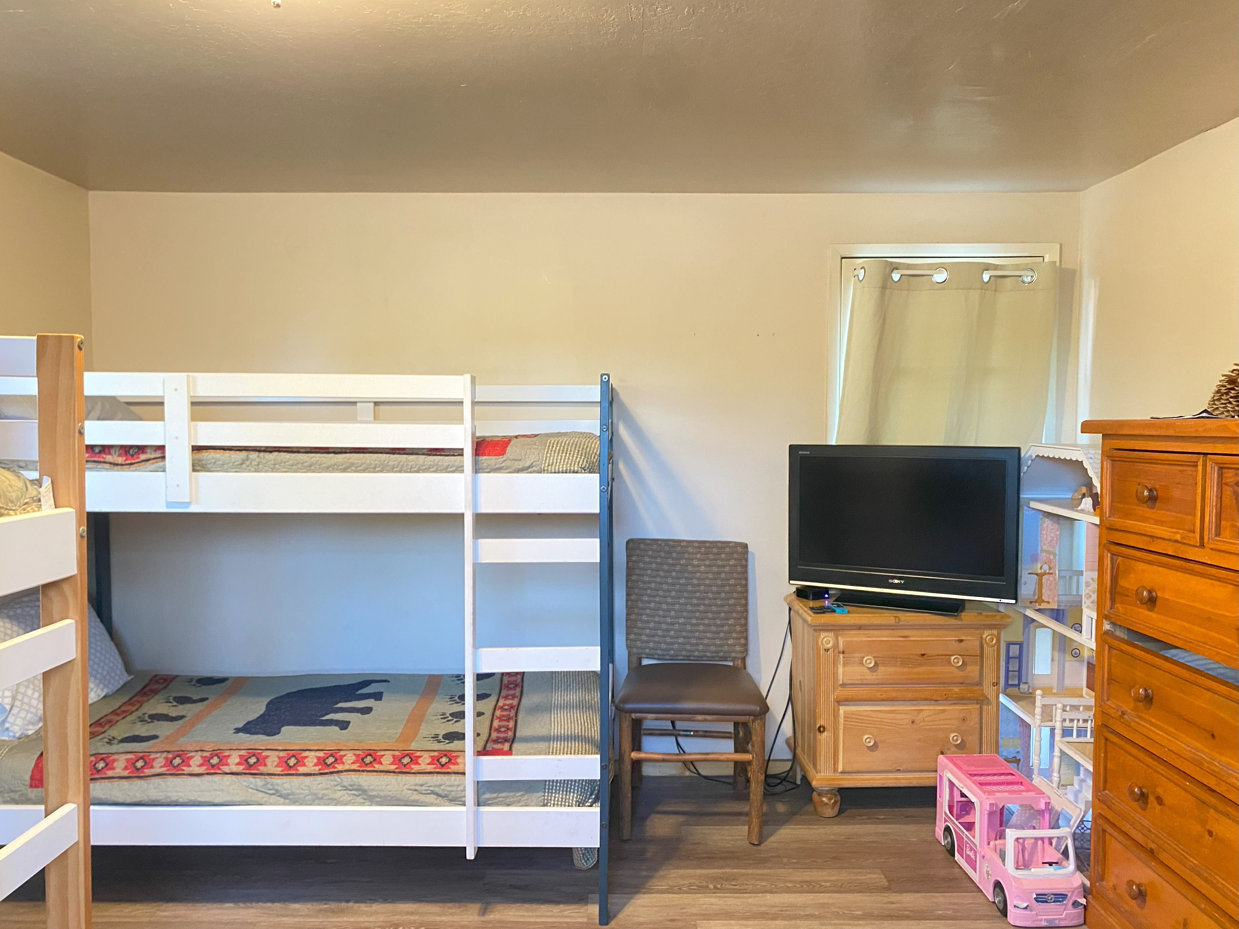 Cabin 9 of 10 | Blue Horizon Lodge