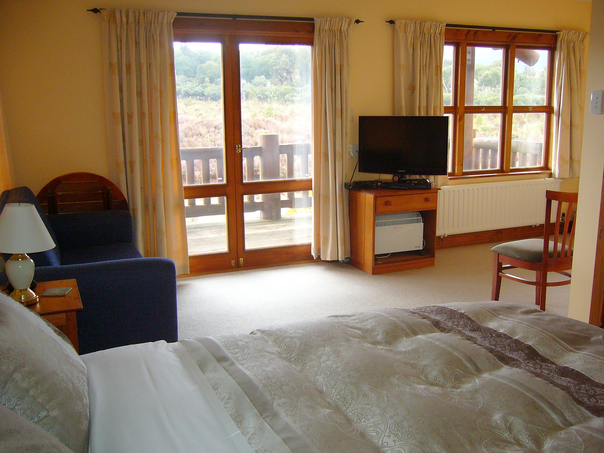 Deluxe Room B&B | Mountain Heights Lodge