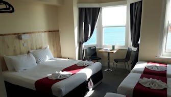 Family Quadruple room with sea view