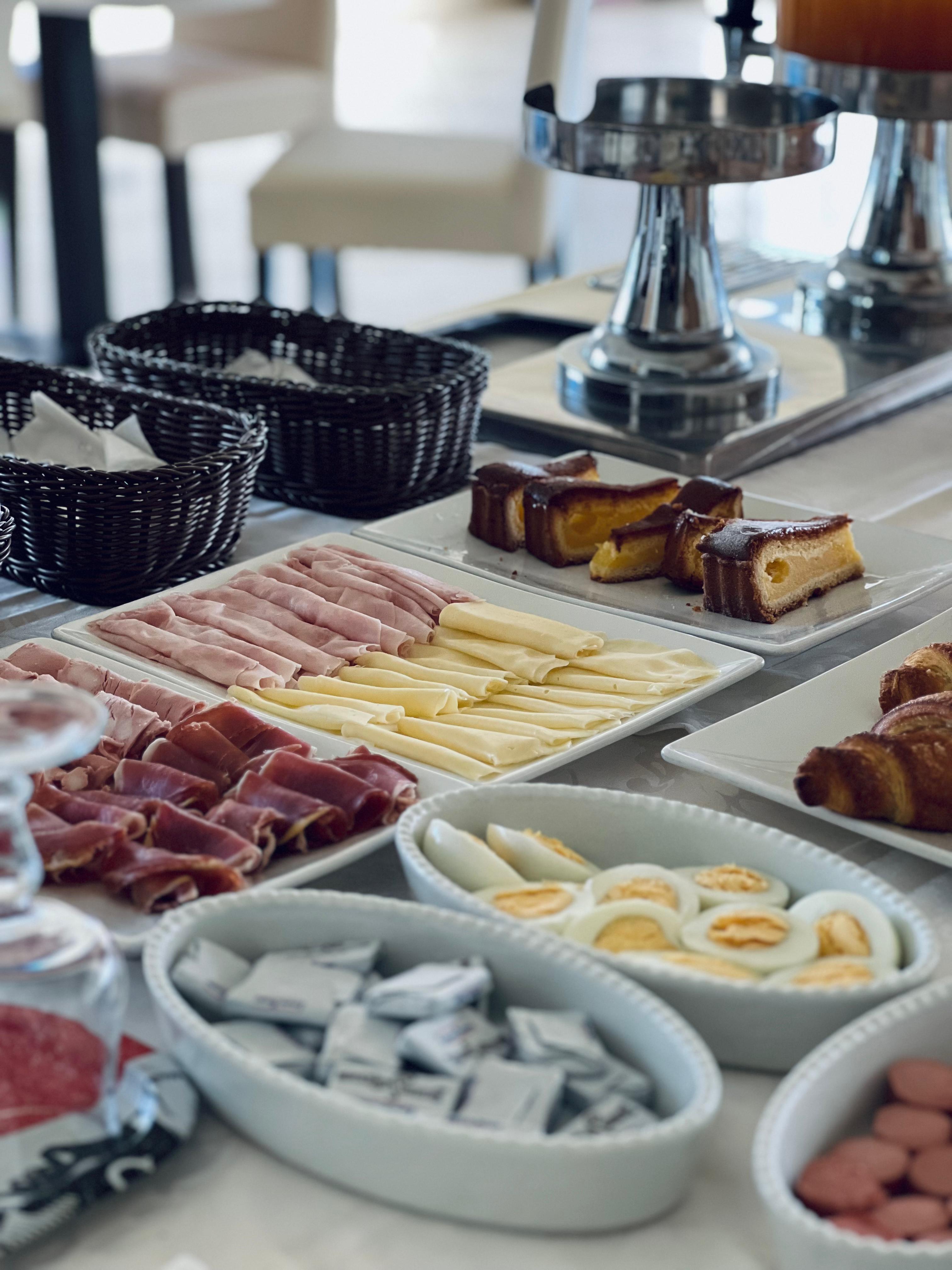 Colazione a Buffet, colazione tipo continentale. Dolce e Salato