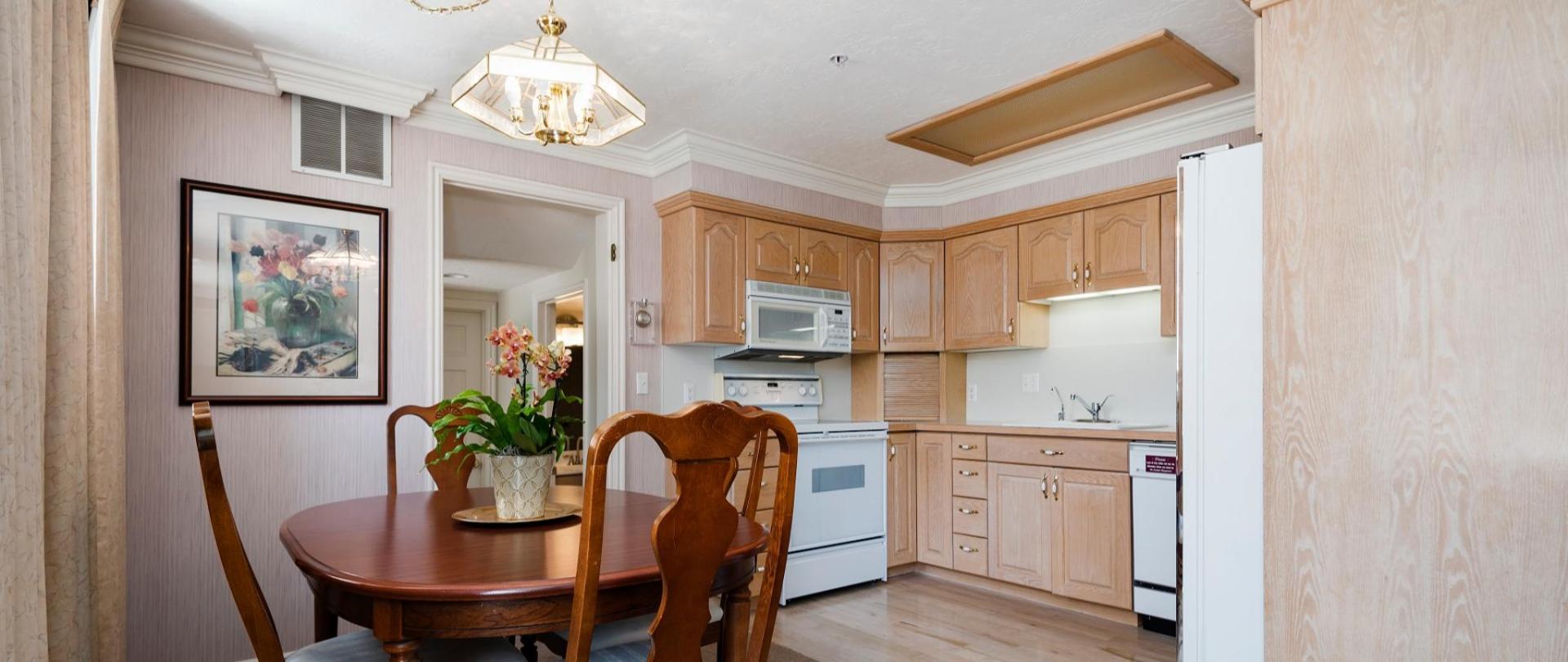 Superior Queen Studio