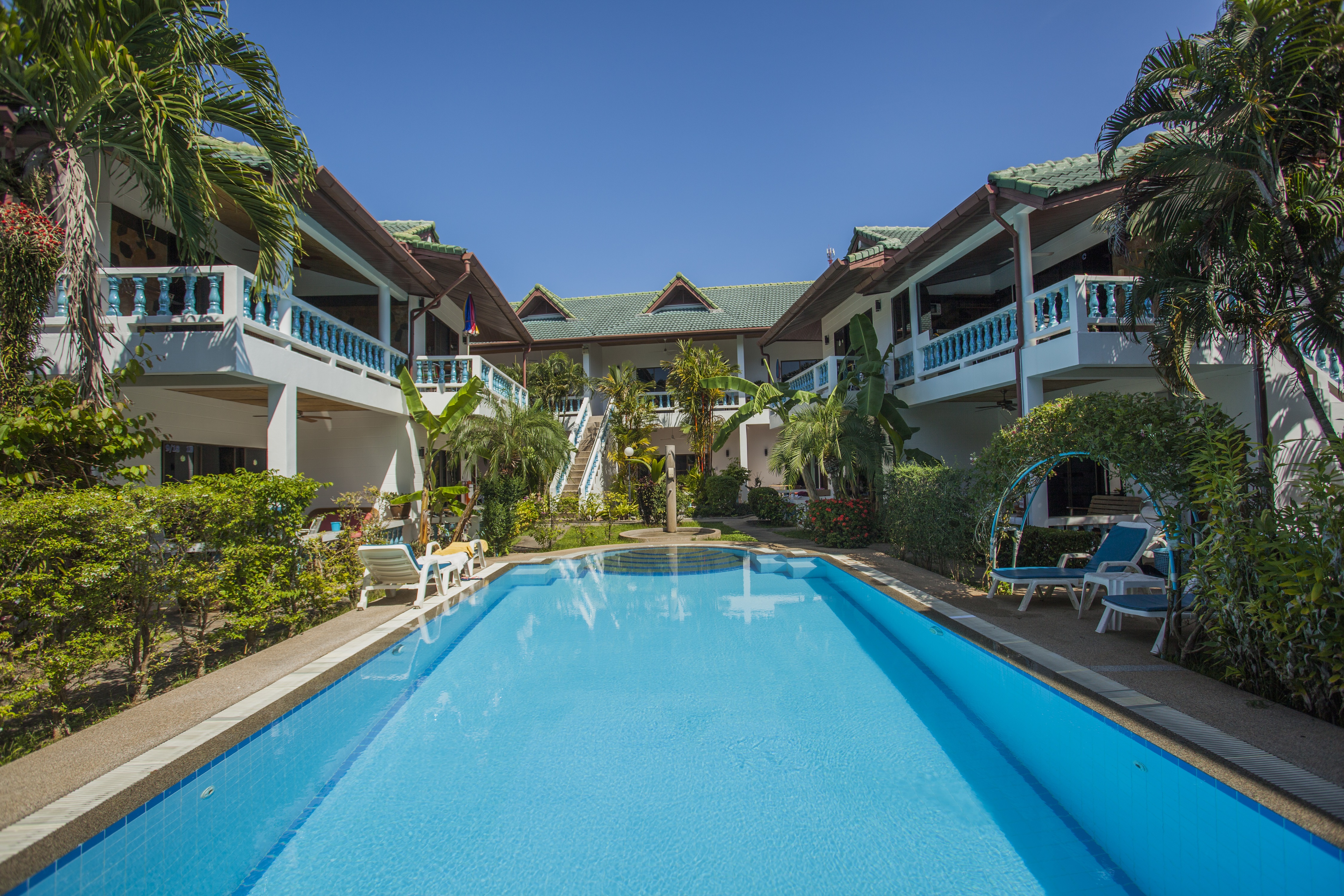 Main Ya Nui Resort - 