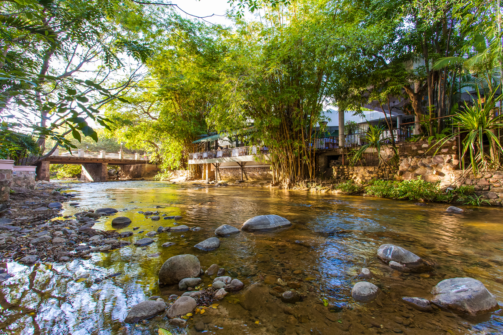 Home Garlands Del Rio
