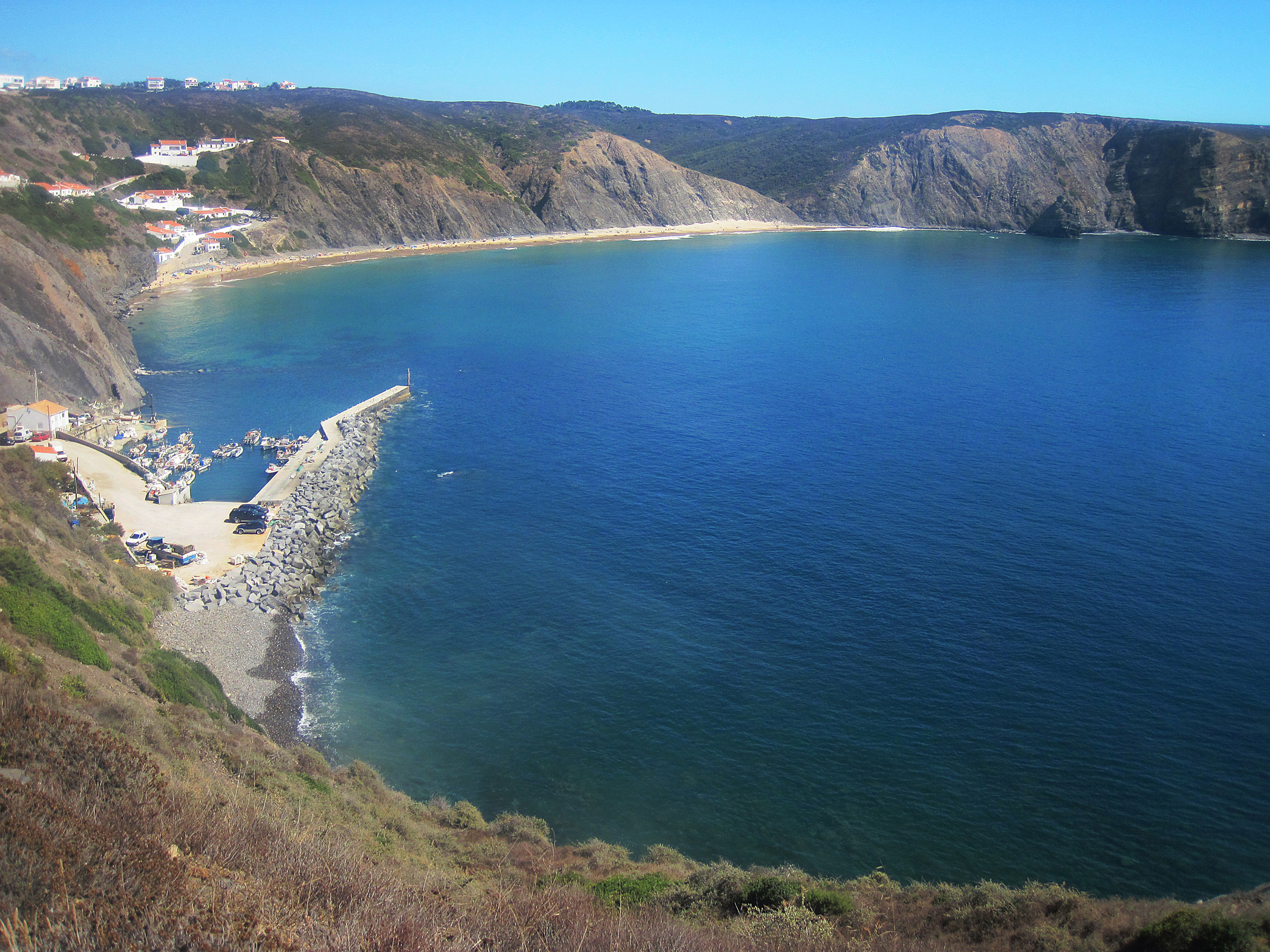 Arrifana Beach. Praia da Arrifana na Costa Vicentina. Famosa pelo surf.