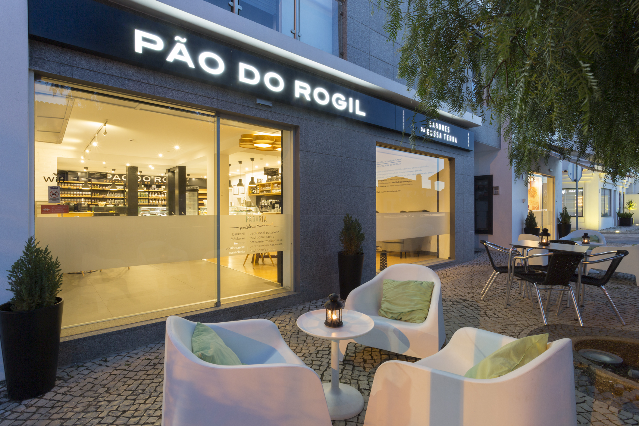 Faça uma refeição leve na esplanada da nossa padaria artesanal Pão do Rogil