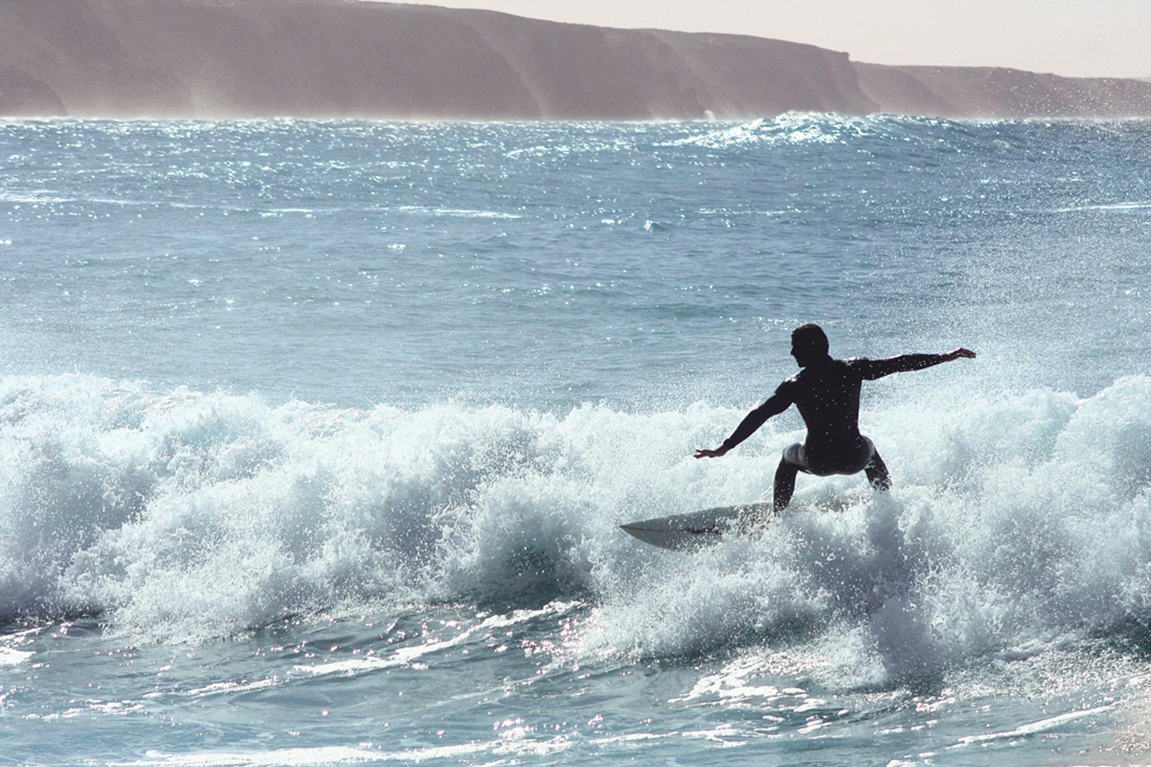 Surf at Costa Vicentina. Surf na Costa Vicentina, um dos spots mundiais da modalidade.