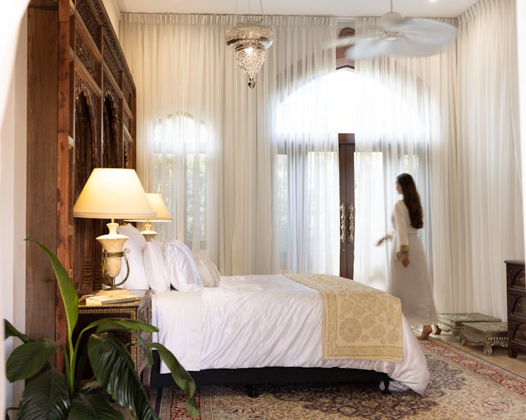 The stunning architecture and beautiful elegance of the Jodha Bai Suite, the epitome of luxury, style & class, adults only