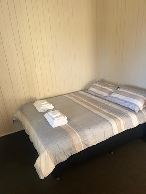 Queen Bed Room with Shared Bathroom