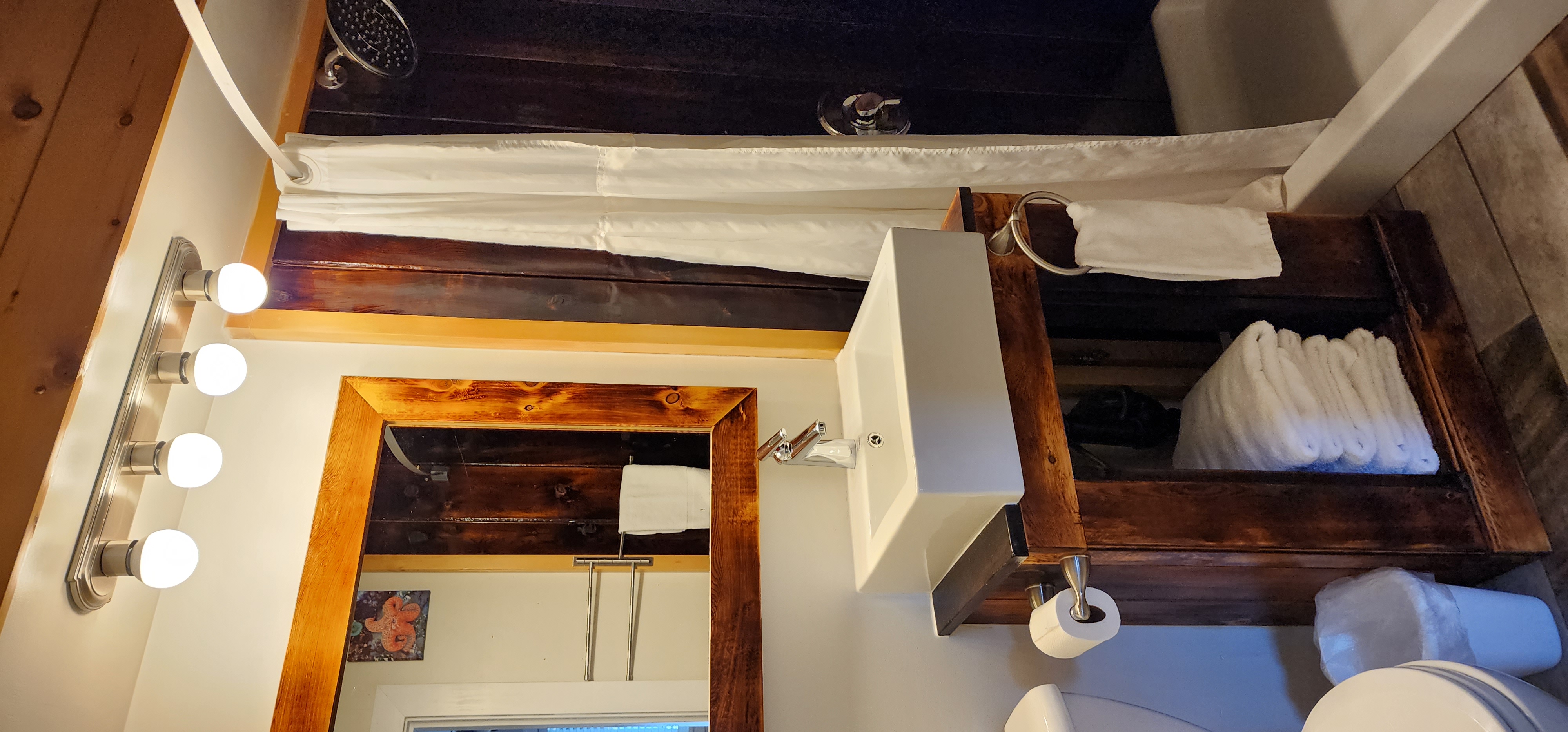 Room 3 bathroom - SHOWER ONLY