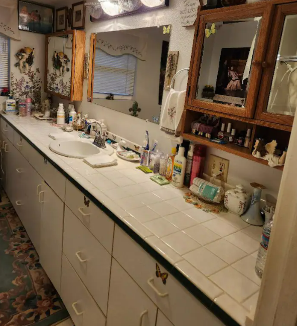 Forest room large private bathroom