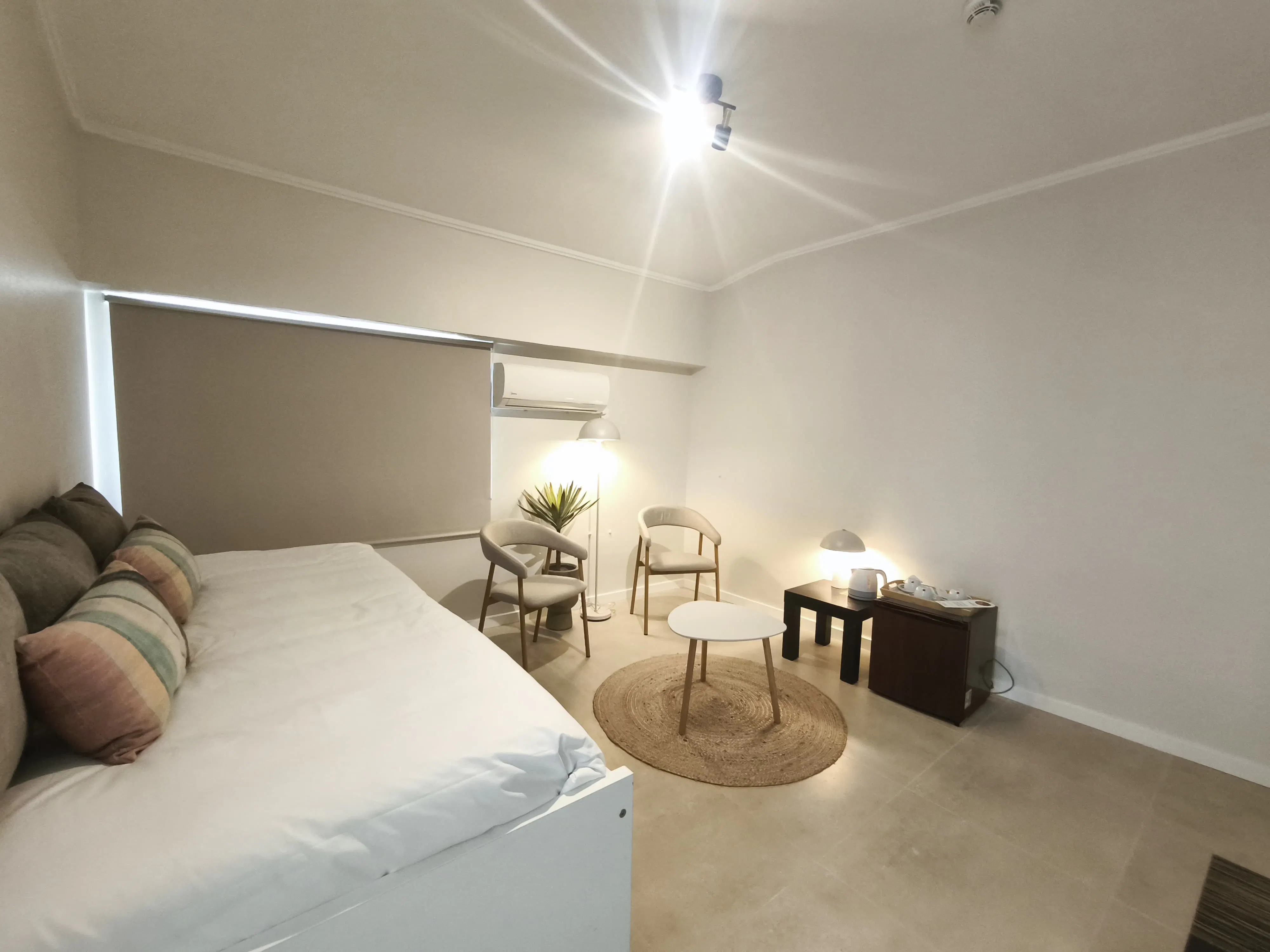 Wake up above Tamariz Beach to uninterrupted views of the Atlantic Ocean, Forte da Cruz and Cascais Bay. Located on the hotel