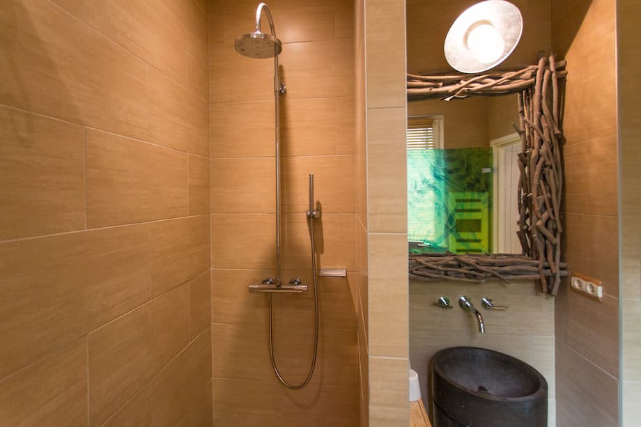 Salle de bains de la Chambre La Naturelle de la résidence des ducs à Dijon