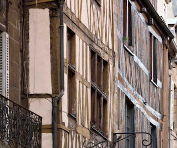 Vue de la façade extérieure de la Maison des Ducs située au 7 rue verrerie à Dijon