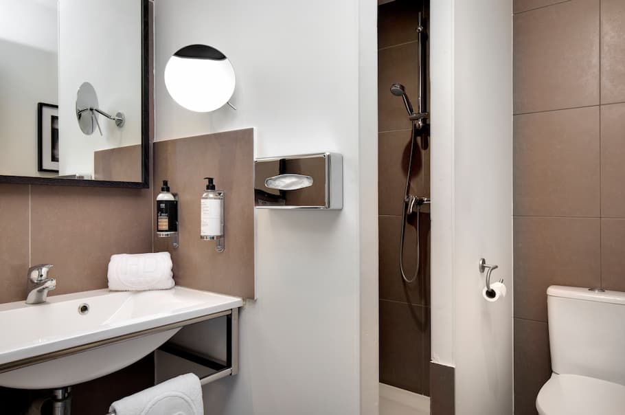 Salle de bains de la Chambre double de l'hôtel des ducs à Dijon