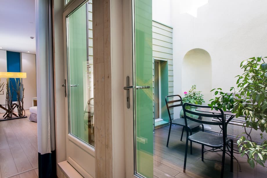 Terrasse de la Chambre La Naturelle de la résidence des ducs à Dijon