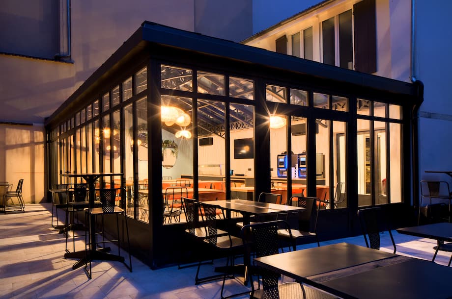 Verrière de l'hôtel des ducs de nuit